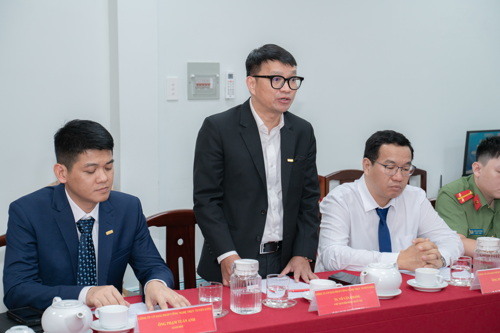 GTEL OTS ký kết hợp tác chiến lược với UTH: Đồng hành đào tạo nguồn nhân lực chất lượng cao, thúc đẩy chuyển đổi số ngành Logistics