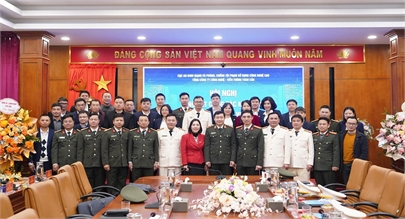 16 năm cùng đất nước chuyển mình